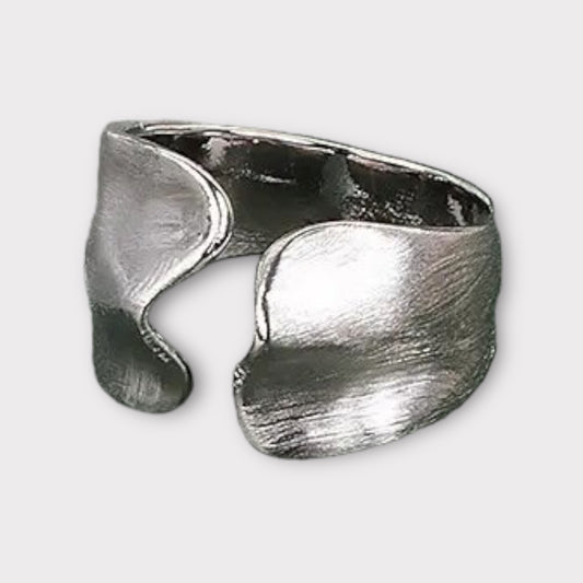 Liquid Metal Ring