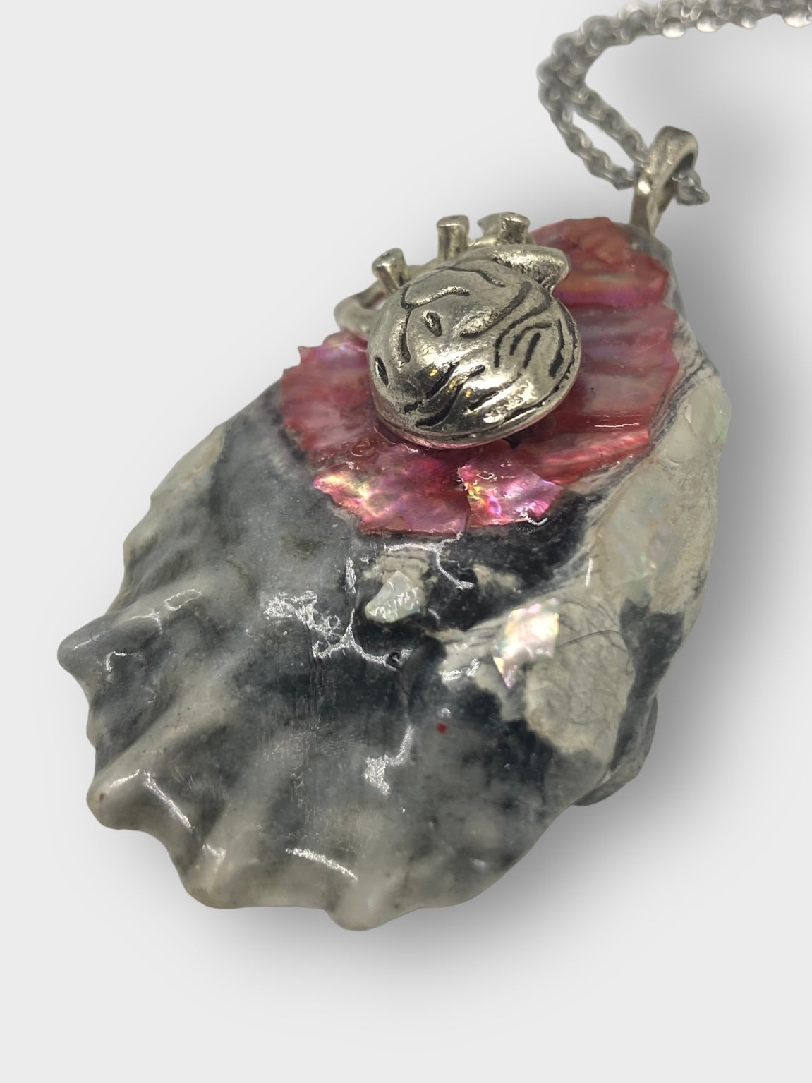 Heartbeat Shelly Necklace