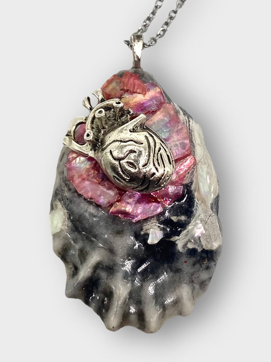 Heartbeat Shelly Necklace
