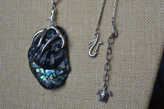 Deer Shelly Necklace